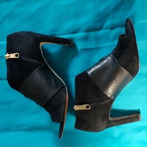 LOUISE ET CIE GC Sz 9m/40 heels. Black leather Uppers  FINAL